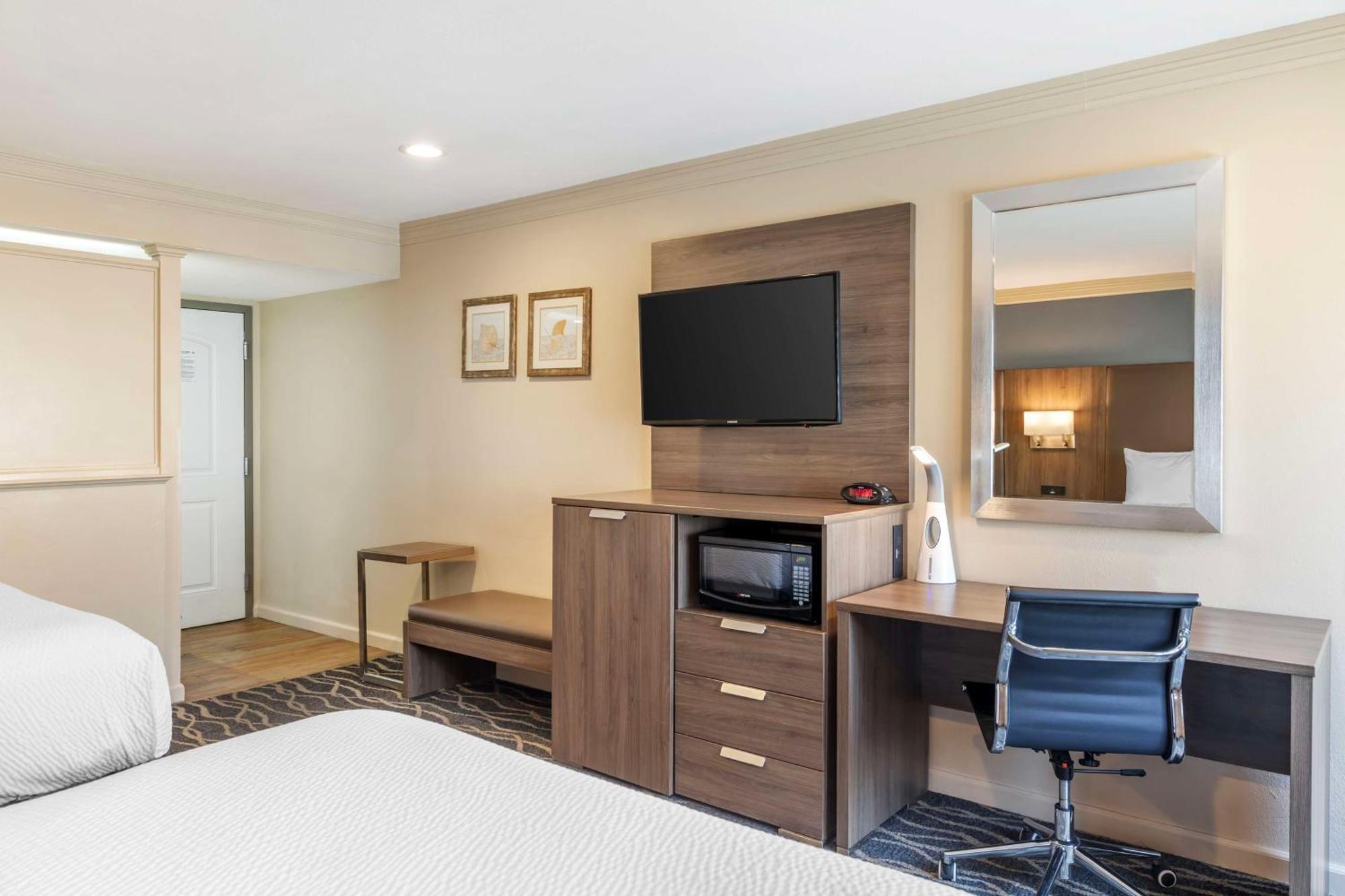 Best Western Plus Hill House Бейкерсфилд Экстерьер фото
