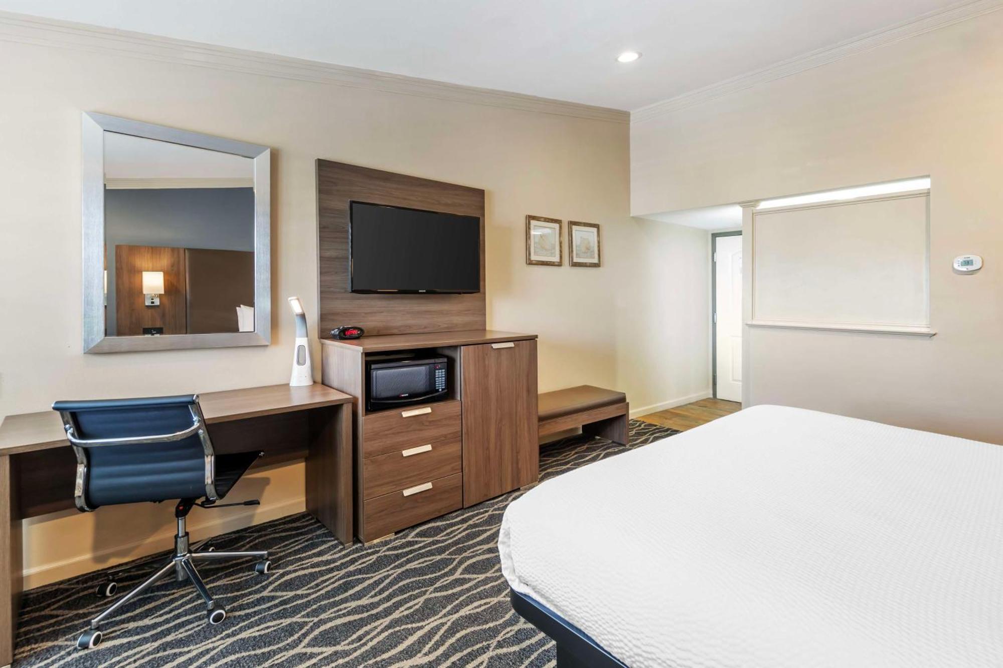 Best Western Plus Hill House Бейкерсфилд Экстерьер фото