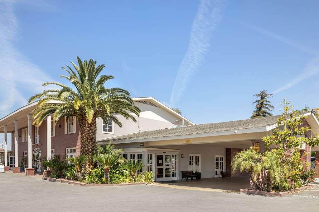 Best Western Plus Hill House Бейкерсфилд Экстерьер фото